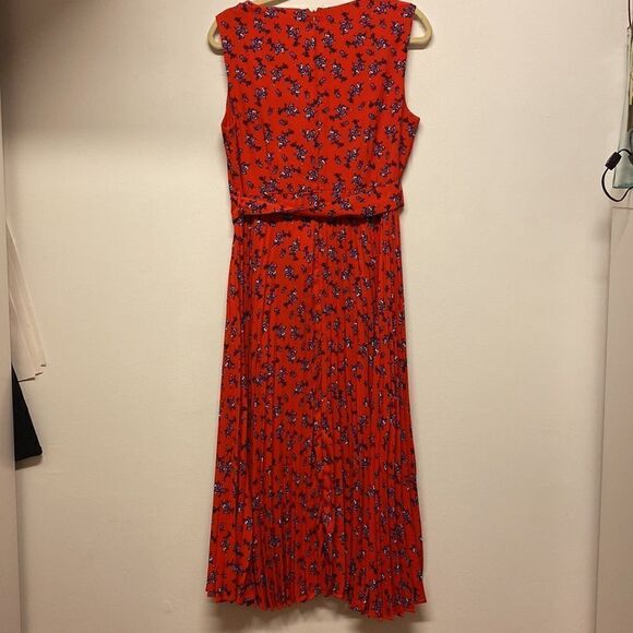T Tahari Floral Sleeveless Belted Pleated Midi Dress - Picture 7 of 8